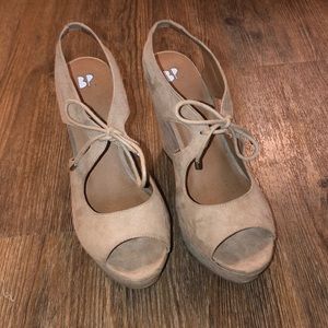 Suede tan wedges